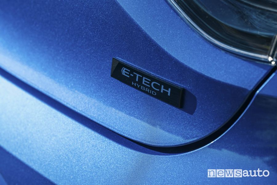 Renault Clio E-Tech Esprit Alpine blue badge E-Tech