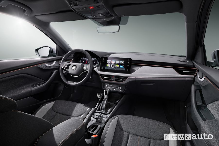 Nuova Skoda Scala plancia abitacolo