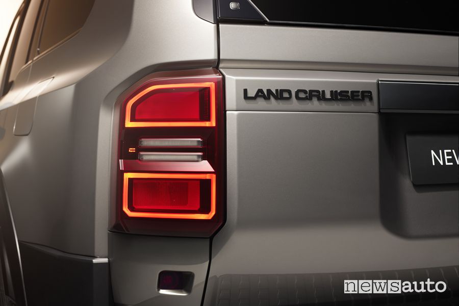 Nuovo Toyota Land Cruiser faro posteriore firma luminosa