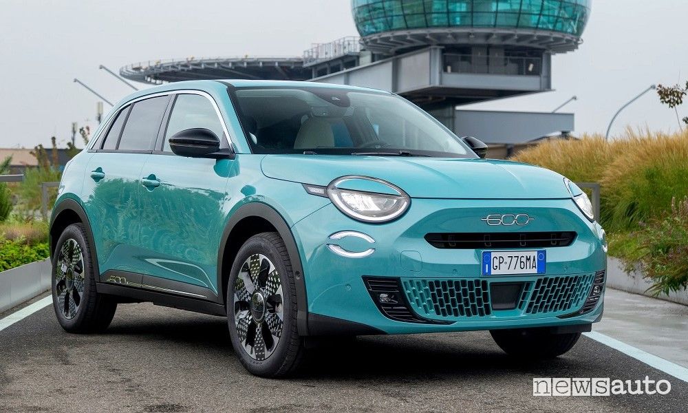Nuova Fiat 600 ibrida, com'è prezzo