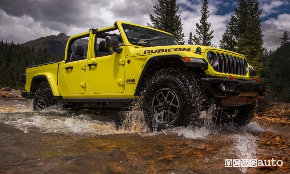 Jeep Gladiator Rubicon X anteriore 3/4 guado