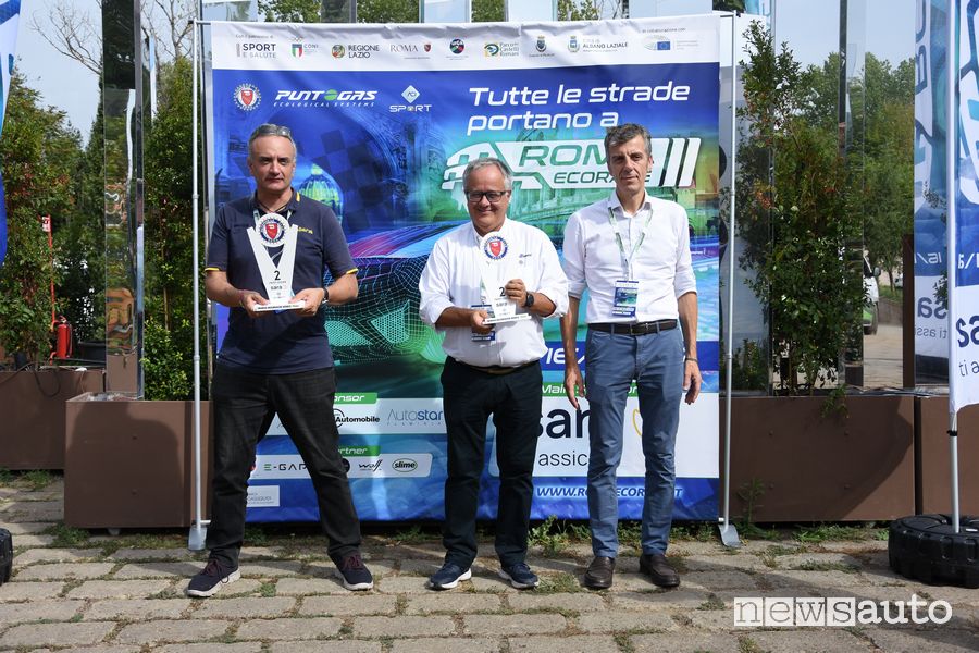 Secondi classificati Roma Eco Race Andrea Cauli e Marco Perugini, ufficio stampa Automobile Club d’Italia, su Renault Captur full hybrid,