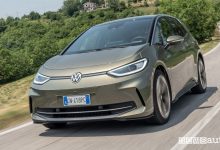Nuova Volkswagen ID.3 anteriore 3/4 su strada