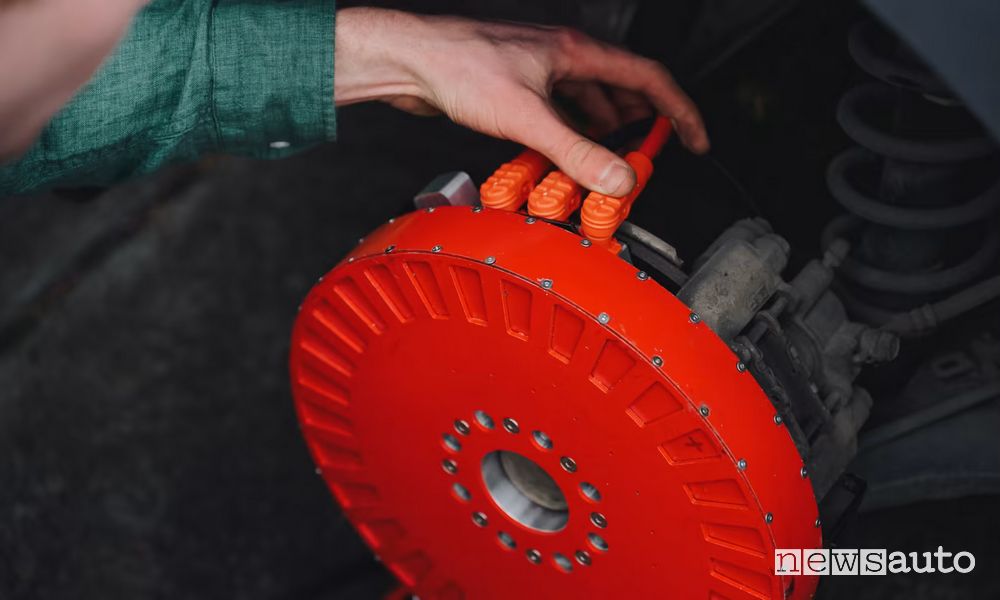 Kit REVR ibrido retrofit con motore elettrico assiale