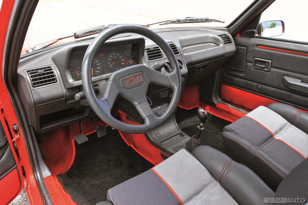 Interni originali Peugeot 205 GTI