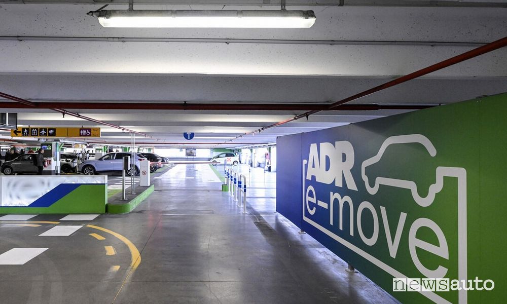 Ricarica elettrica in aeroporto, parcheggio dedicato a Fiumicino