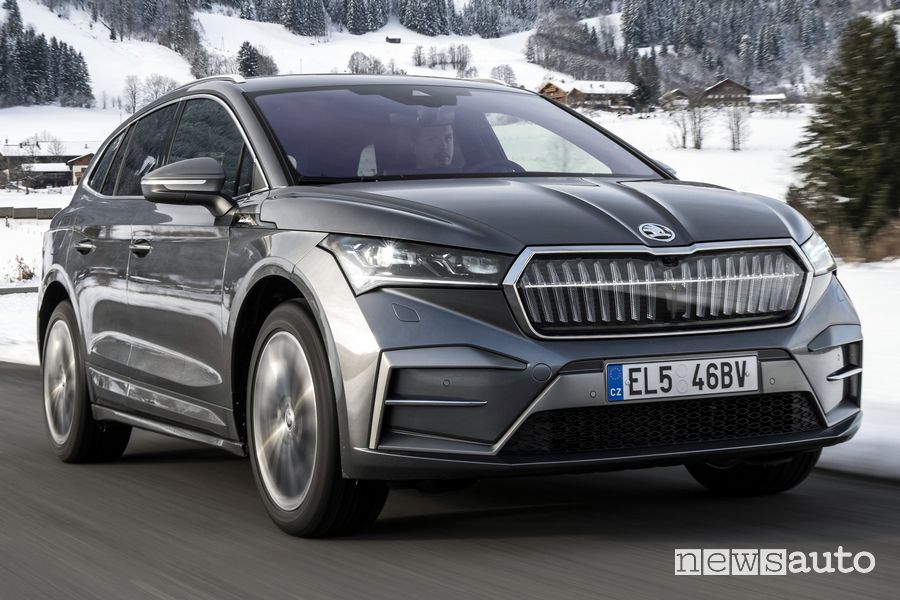 Skoda Enyaq su strada