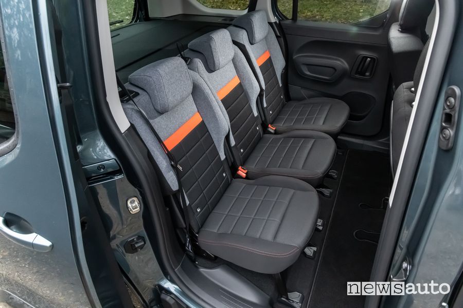 Nuovo Citroen e-Berlingo XTR sedili posteriori abitacolo