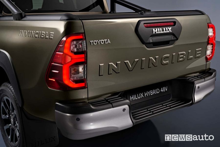 Toyota Hilux Hybrid 48V sponda cassone