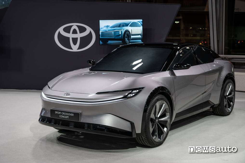 Toyota Sport Crossover Concept front