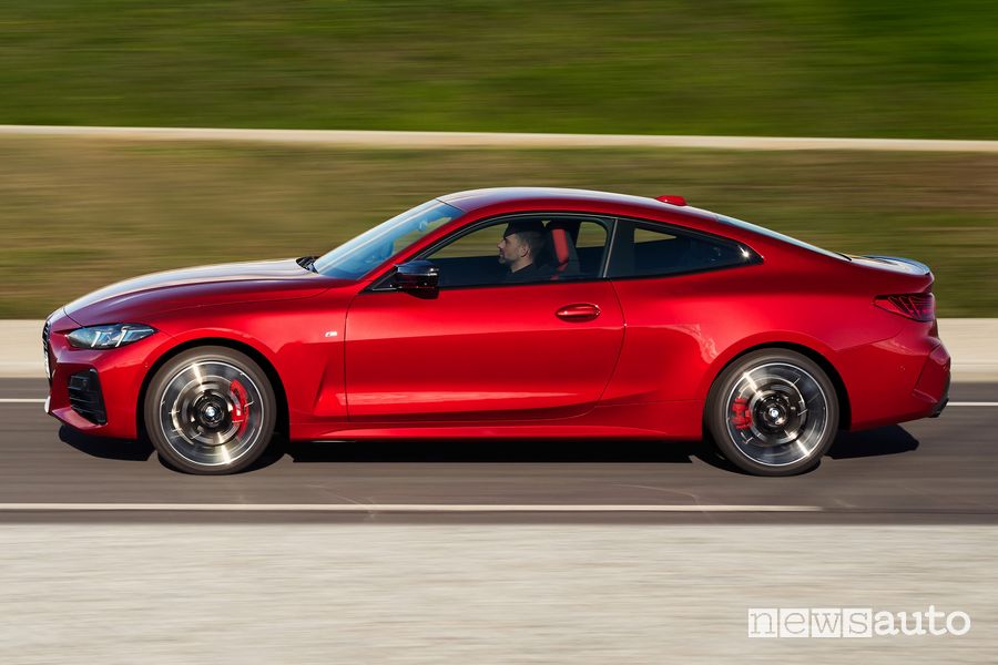 Nuova BMW Serie 4 Coupé su strada