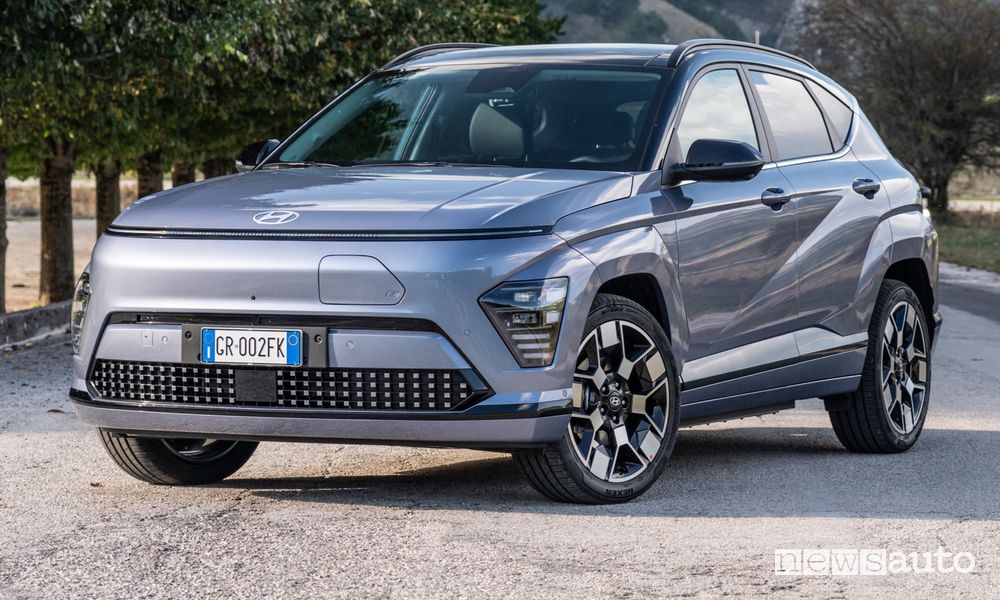 Nuova Hyundai Kona Electric anteriore 3/4