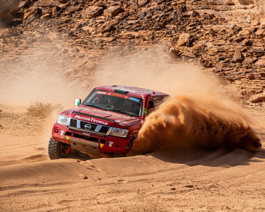 The Nissan Patrol GR of brothers Tito and Silvio Totani among the dunes at the 2024 Dakar