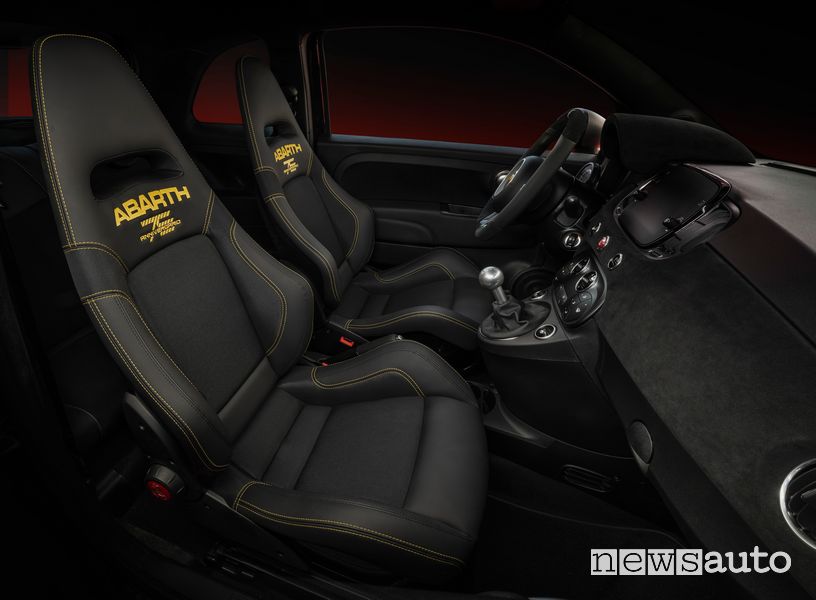 Abarth 695 75° Anniversario sedili anteriori Sabelt