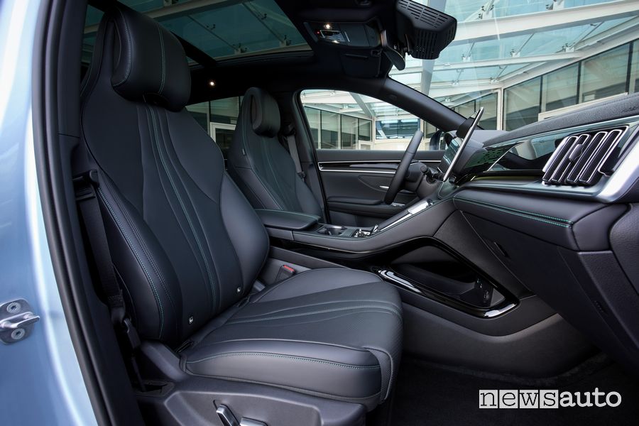 BYD Seal U sedili anteriori abitacolo