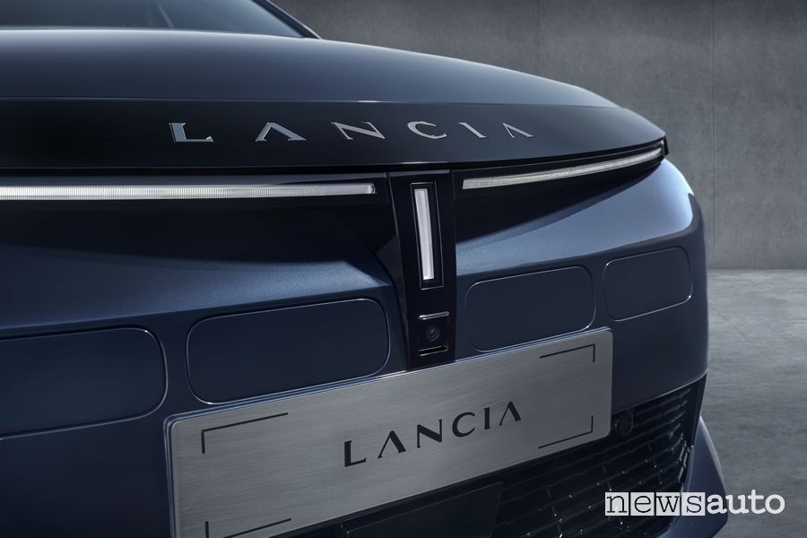 Nuova Lancia Ypsilon Cassina telecamera anteriore