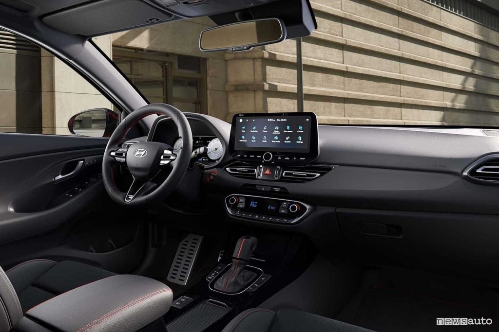 New Hyundai i30 restyling N Line cockpit dashboard