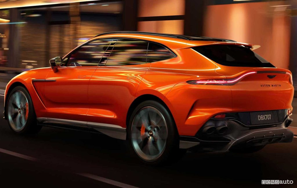 Aston Martin DBX707 posteriore 3/4