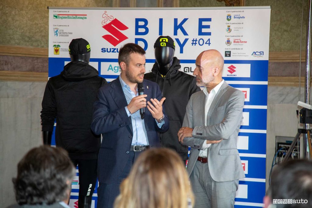 Marco Panieri mayor of Imola with Massimo Nalli, President of Suzuki Italia