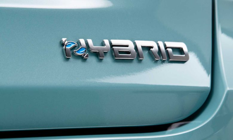 Nuova Fiat 600 logo Hybrid portellone posteriore