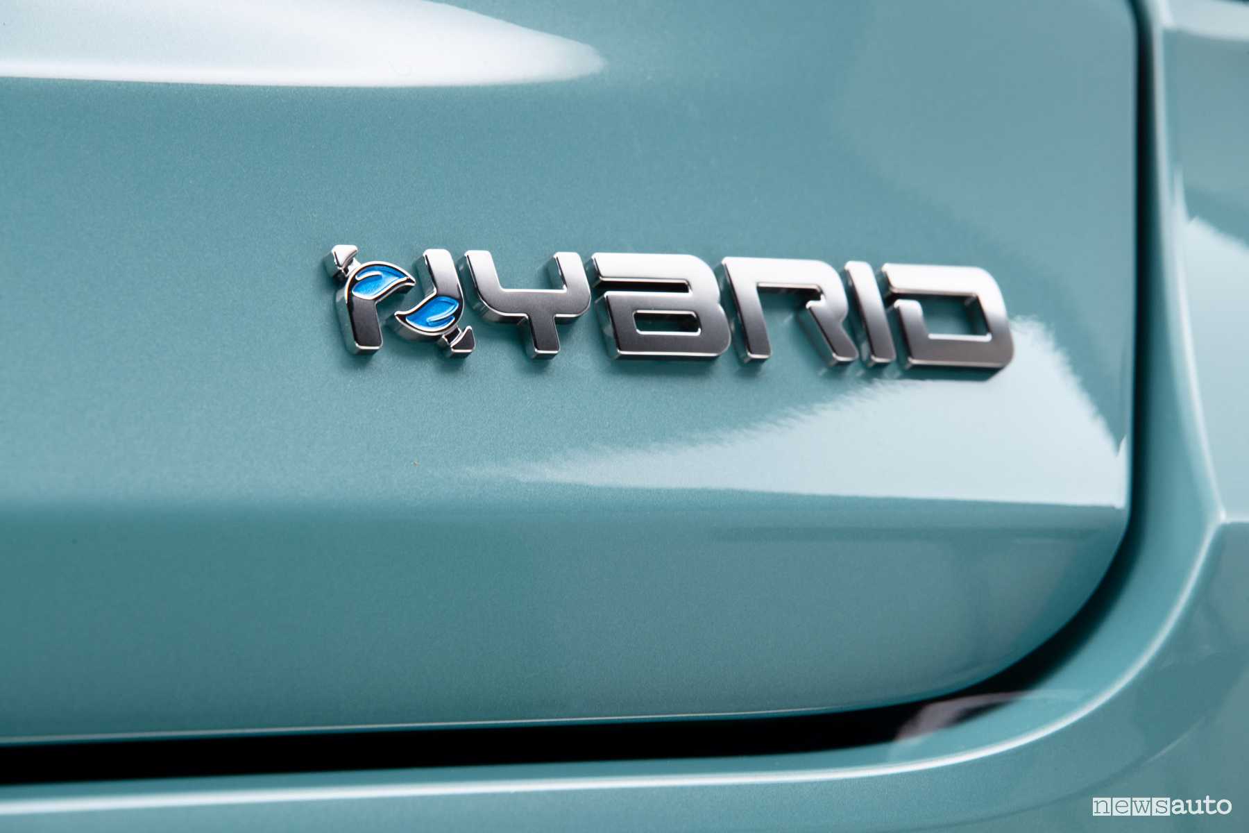 Nuova Fiat 600 logo Hybrid portellone posteriore