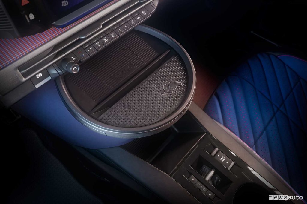 Lancia Ypsilon HF cockpit console