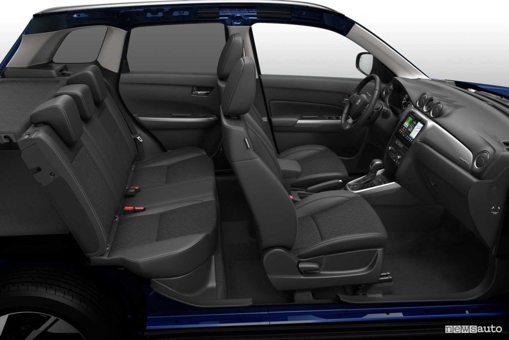 New Suzuki Vitara Hybrid 2024 cockpit seats
