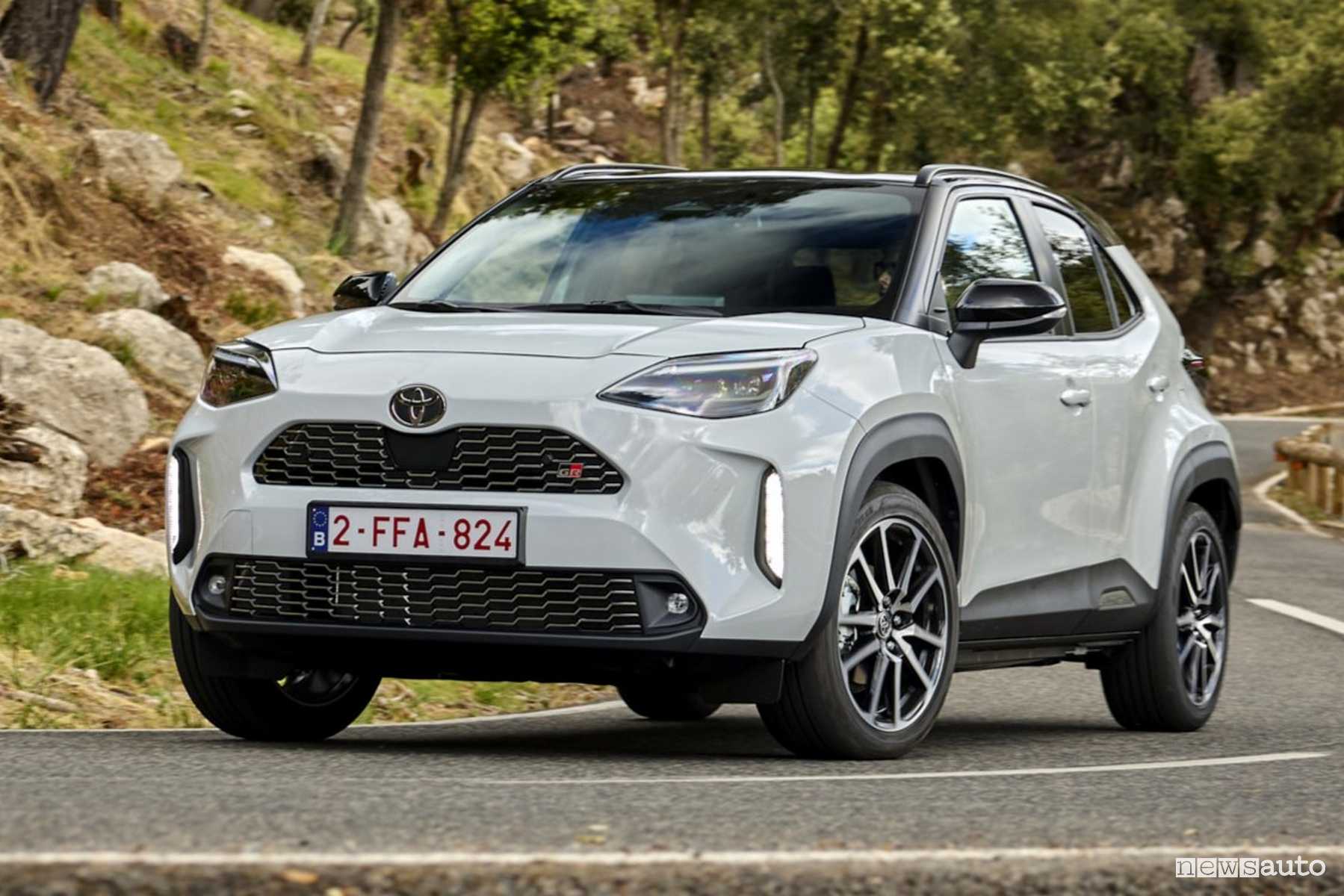 Toyota Yaris Cross GR Sport su strada