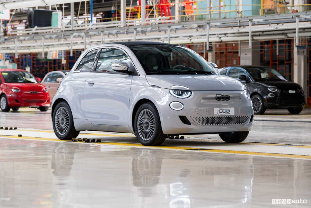 Fiat 500e Mirafiori linea di montaggio