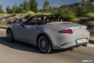 Mazda MX-5 Kazari 2024 su strada