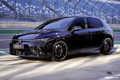 Nuova Volkswagen Golf R Black Edition anteriore 3/4