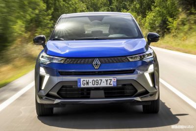 Renault Captur E-Tech hybrid Esprit-Alpine su strada
