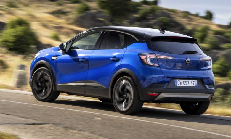 Renault Captur E-Tech hybrid Esprit-Alpine su strada