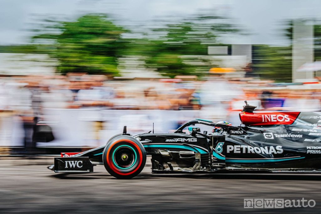 Mercedes AMG F1 W12 durante l'Hillclimb