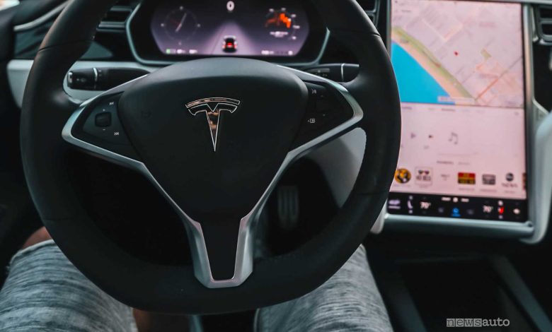 Tesla, in arrivo il Parental Control