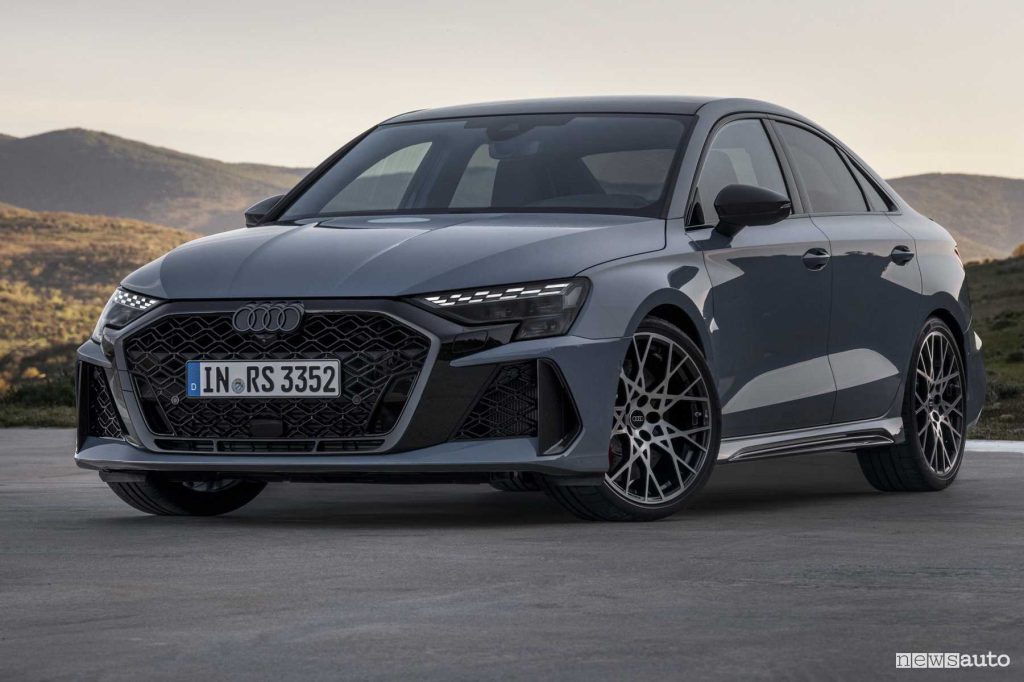 Audi RS 3 Sedan anteriore 3/4