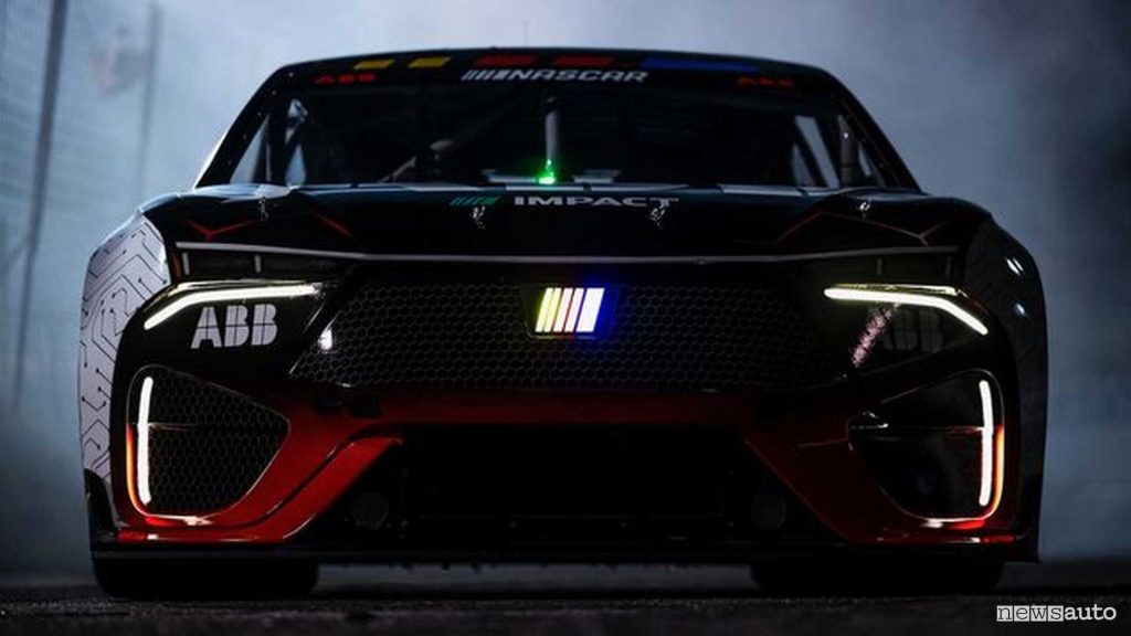 Nascar prototipo elettrico firma luminosa