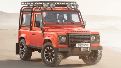 Land Rover Defender V8 by Works Bespoke anteriore 3/4