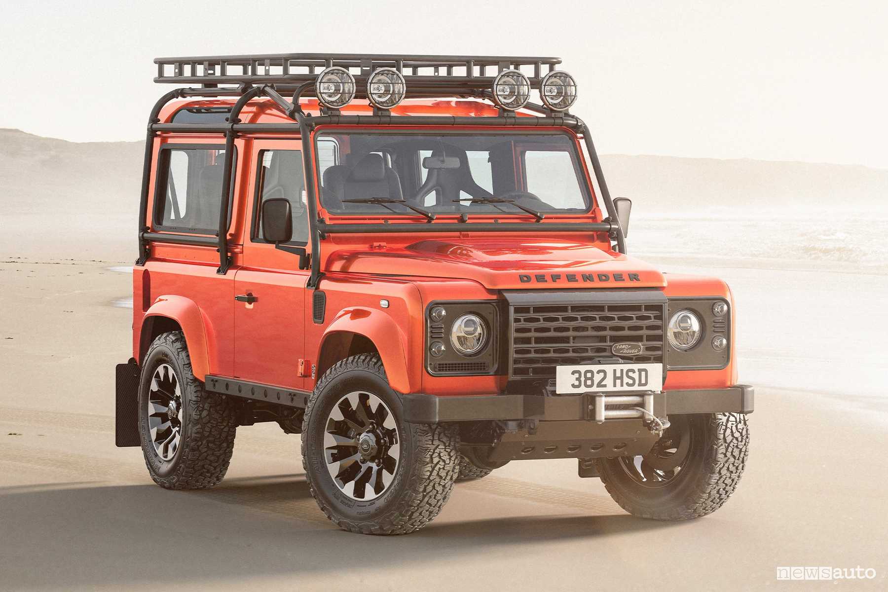 Land Rover Defender 90 e 110, restauro by Works Bespoke con motore V8