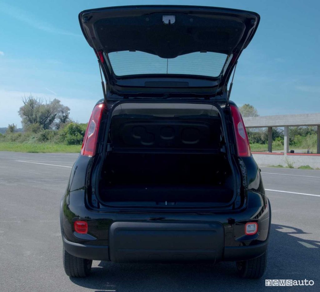 Fiat Panda Hybrid tailgate transformed to biomethane