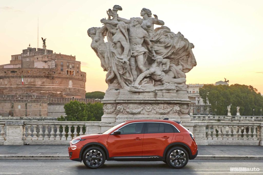 Fiat 600 Hybrid Roma Castel Sant'Angelo