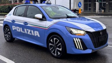 Peugeot E-208 elettrica alla Polizia