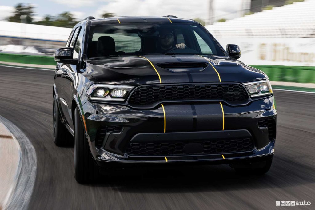 Dodge Durango SRT 392 AlcHEMI in pista