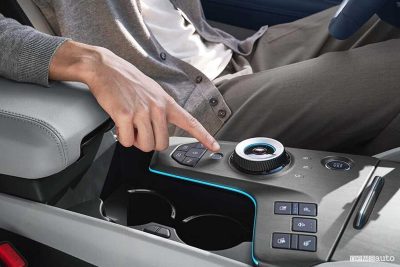 Kia Sportage 2025 console centrale