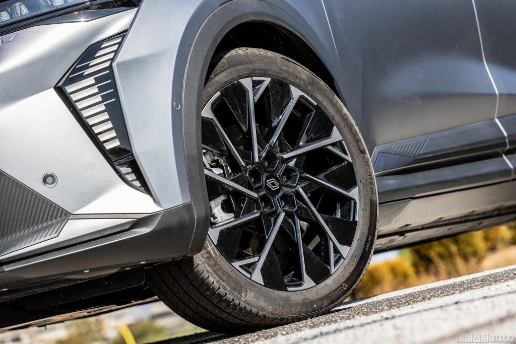 Renault Scenic E-Tech Esprit Alpine cerchi da 20"