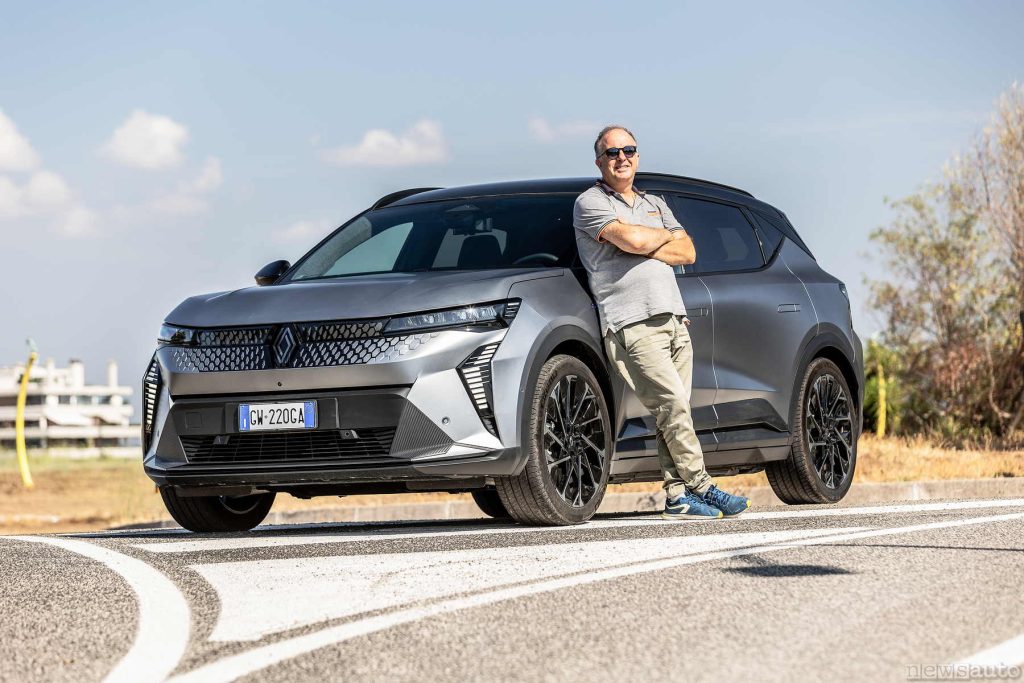 Renault Scenic E-Tech Esprit Alpine test con Giovanni Mancini