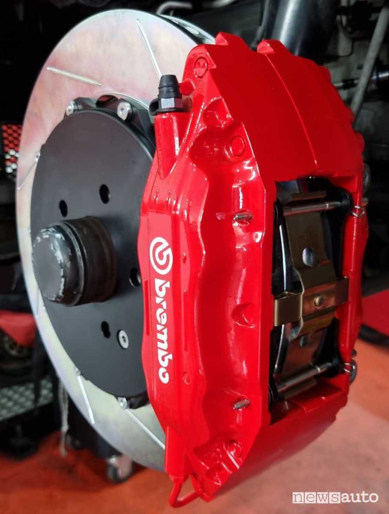 Pinza freno kit Brembo GT disco anteriore
