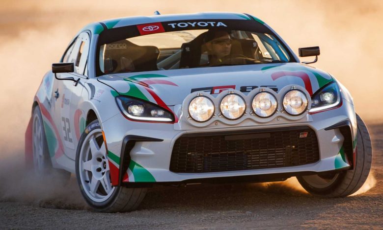 Toyota GR86 Rally Legacy Concept anteriore 3/4