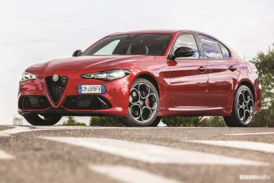 Alfa Romeo Giulia Veloce Q4 anteriore 3/4