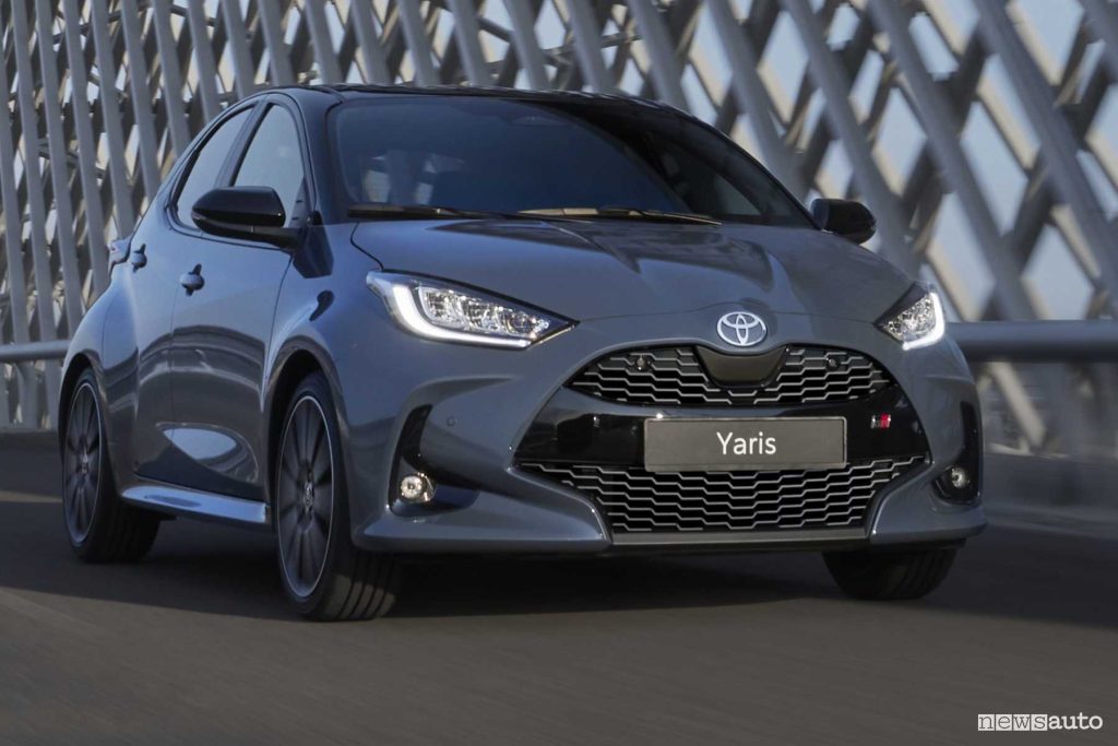 Toyota Yaris GR Sport 2025 su strada
